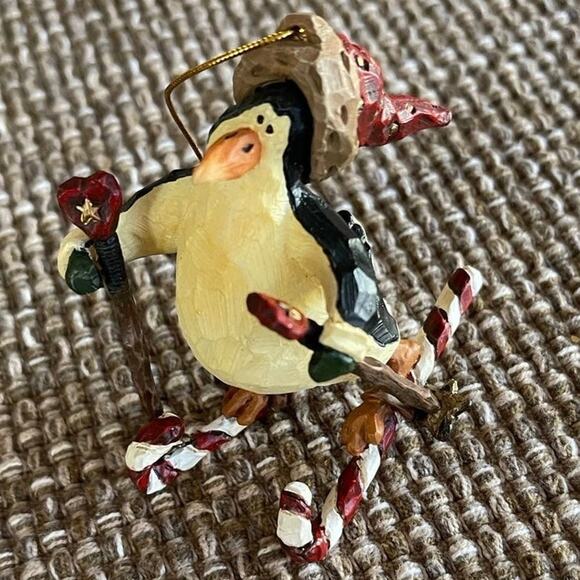 Vintage Boyd’s Bears Penguin on skis stamped and numbered 1997 - Picture 1 of 10